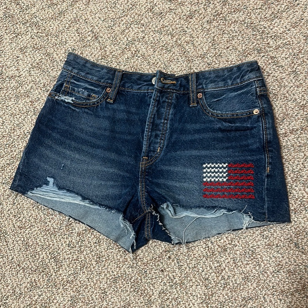Like new! 🇺🇸 Old Navy flag shorts size 6 patriotic/4th of July USA 🇺🇸